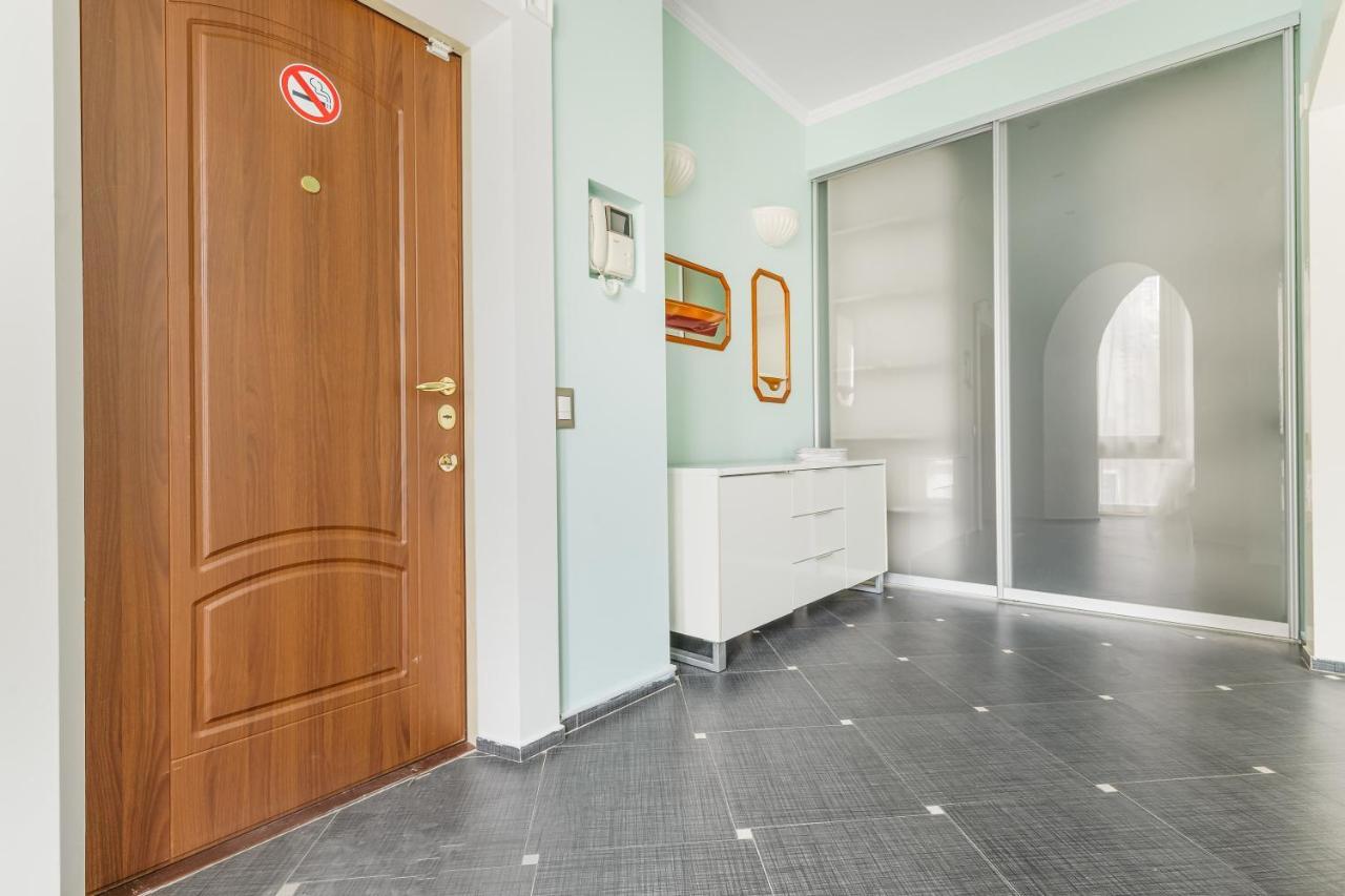 Deribasivska Cozy 4-Room Apartment Odesa Exterior photo