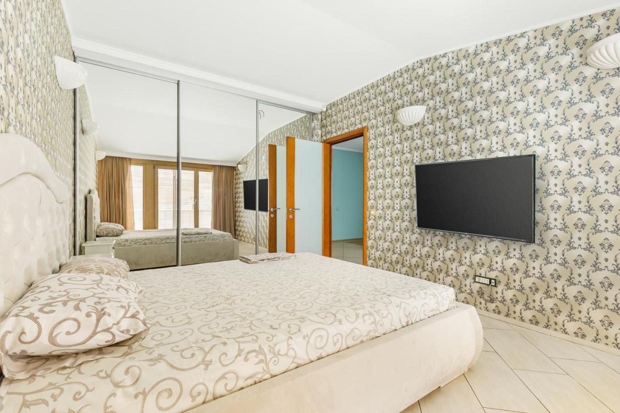 Deribasivska Cozy 4-Room Apartment Odesa Exterior photo